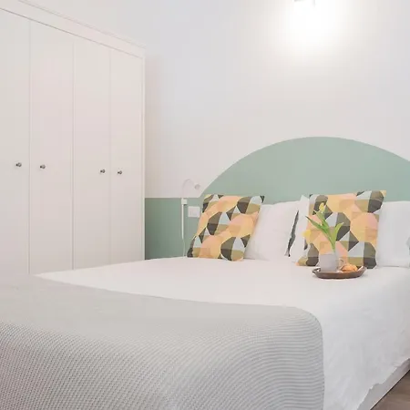 A Step From The Dome By Rent 코모