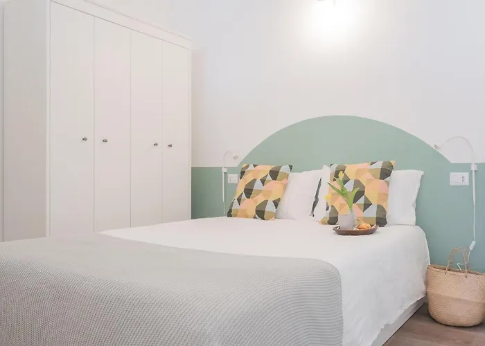 A Step From The Dome By Rent 코모