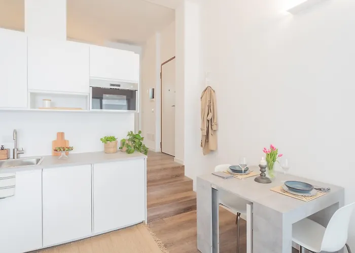 A Step From The Dome By Rent *