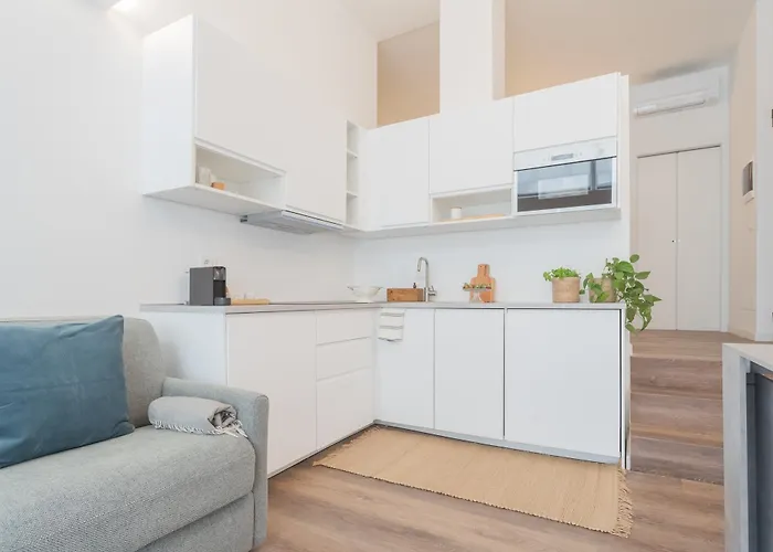 A Step From The Dome By Rent 코모