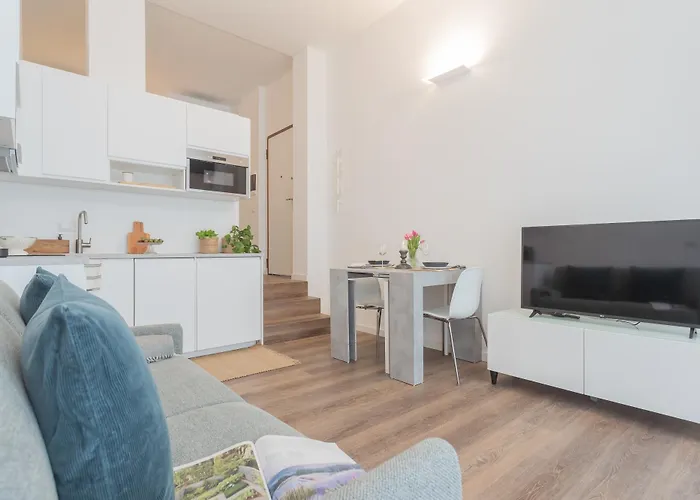 A Step From The Dome By Rent * Como