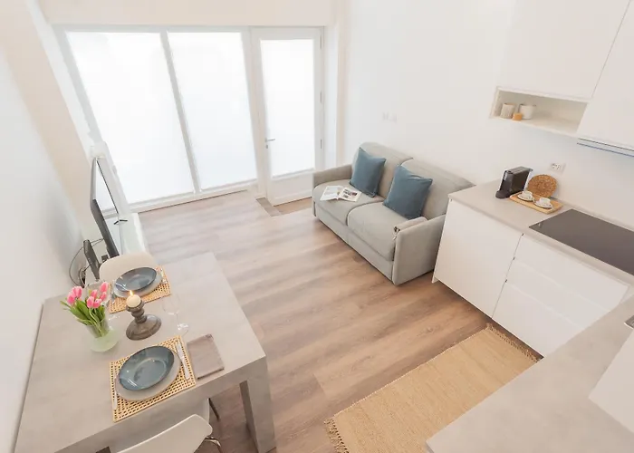 A Step From The Dome By Rent Appartement Como